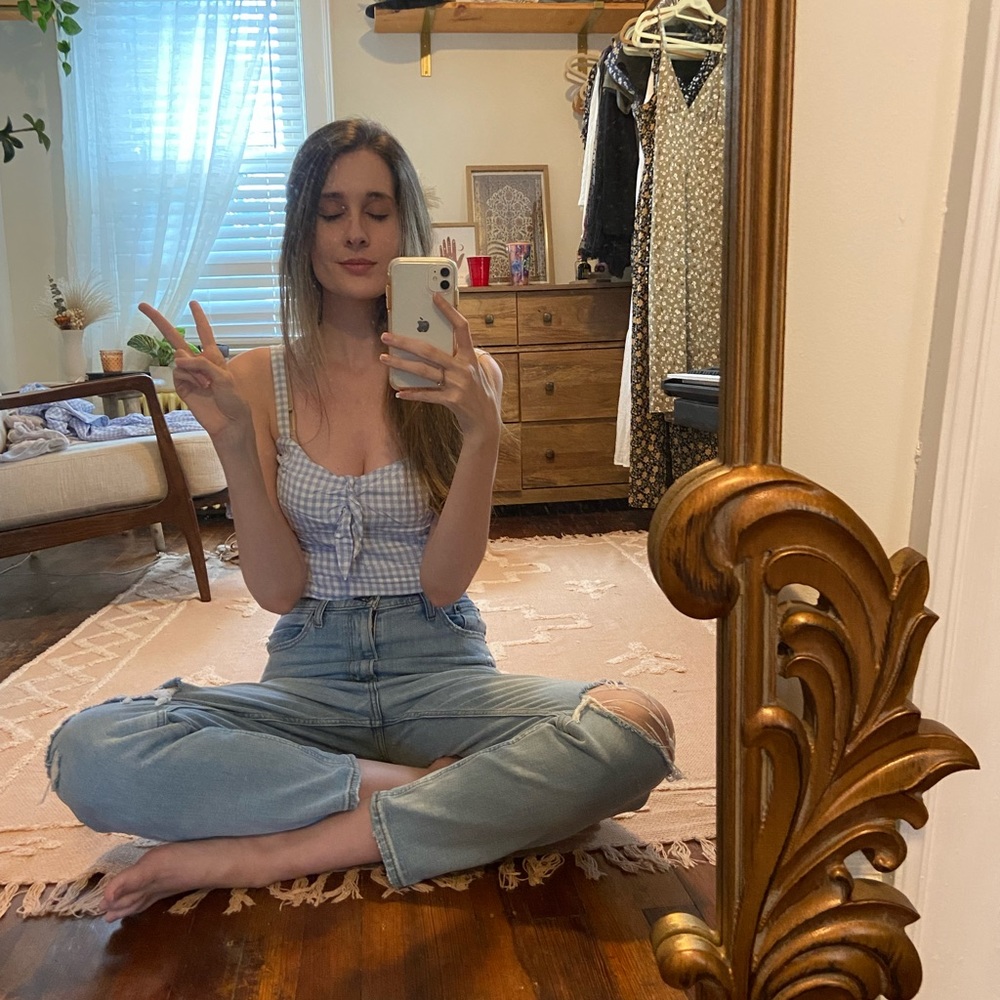 Hi! Welcome to my closet!